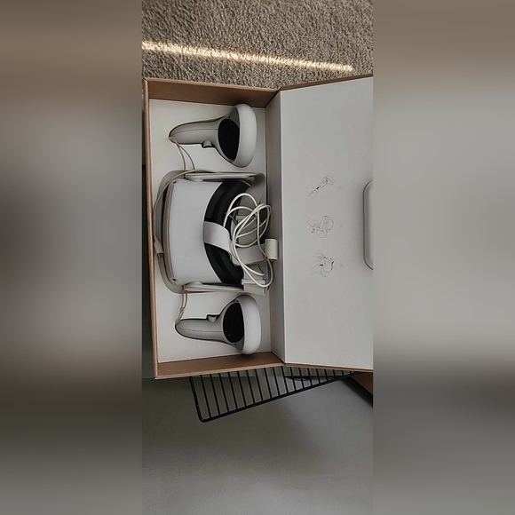 Oculas - Picture 2 of 2